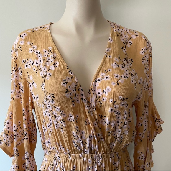 Billabong Boho Surf Crinkle Rayon Floral Dress Size Medium - Picture 3 of 9